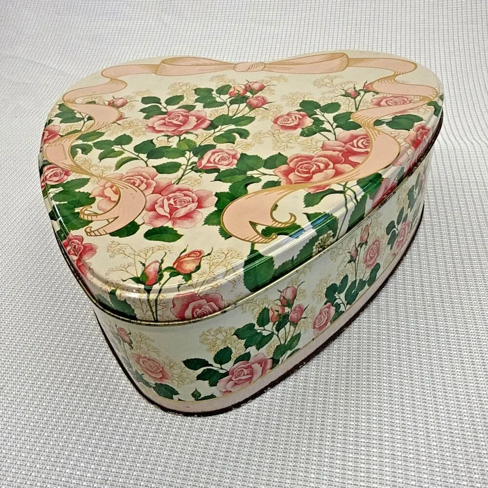 Vintage MCM Sewing Tin Lot, Buttons Thread Notions Applique Labels Ribbon, More!